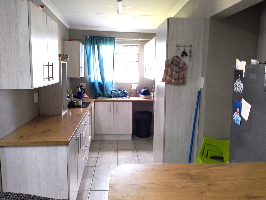 6 Bedroom Property for Sale in Parsonsvlei Eastern Cape